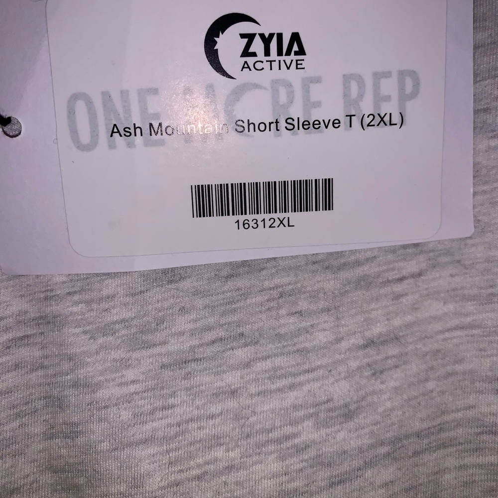 Zyia women’s top - Picture 2 of 2